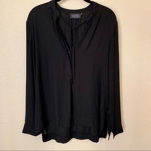 ASTR Tie-neck Blouse